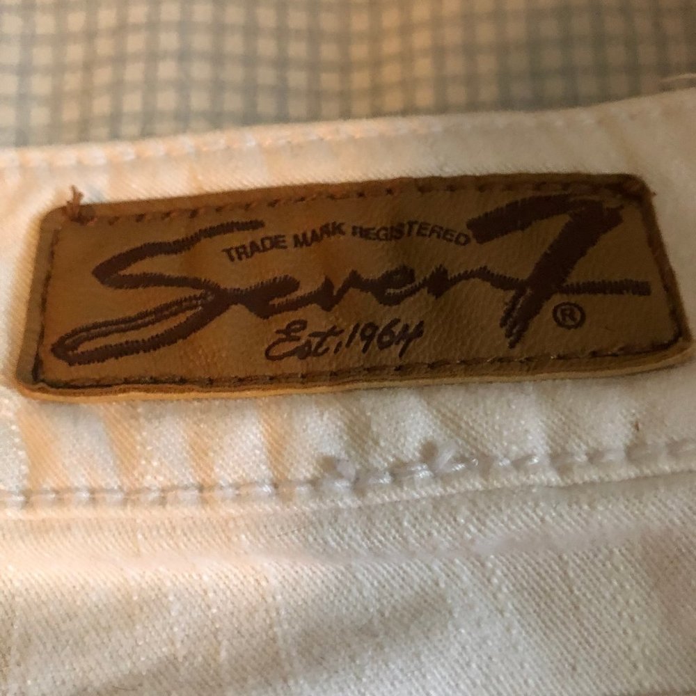 Seven brand white crop jean size 10 P